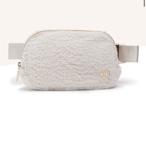 NWT Lululemon Everywhere Belt Bag Large Fleece